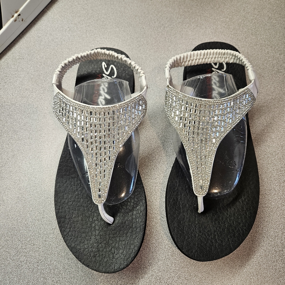 Elegant White Memory Foam With Silver Embelleshments Sandals